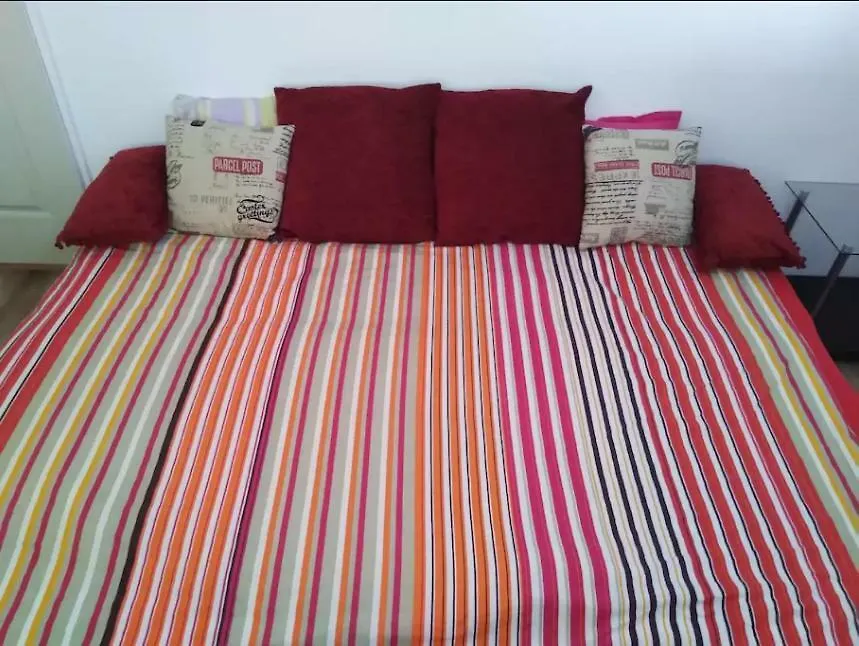 Friendly House - Self Check-In Apartment Bucharest